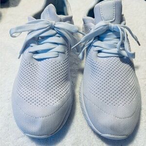 Brand New LERARE Light Weight Mens Size Running shoe - Size 10 / 44 EURO box 3